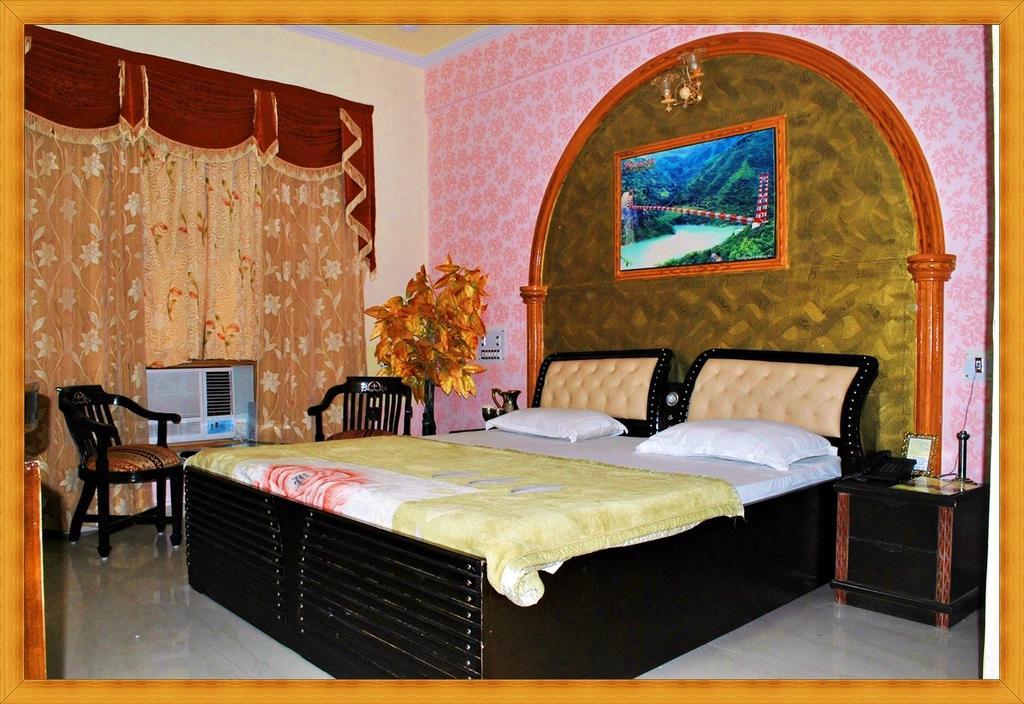 Rishabh Grand Castle Resort Rishikesh Ruang foto